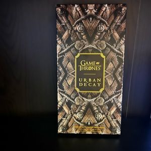 NWT Urban Decay x Game of Thrones Eye Shadow Palette